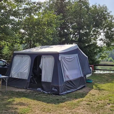 Camping Forteca, Parcele Kempingowe Nad Woda, Z Wlasnym Namiotem Lub Przyczepa